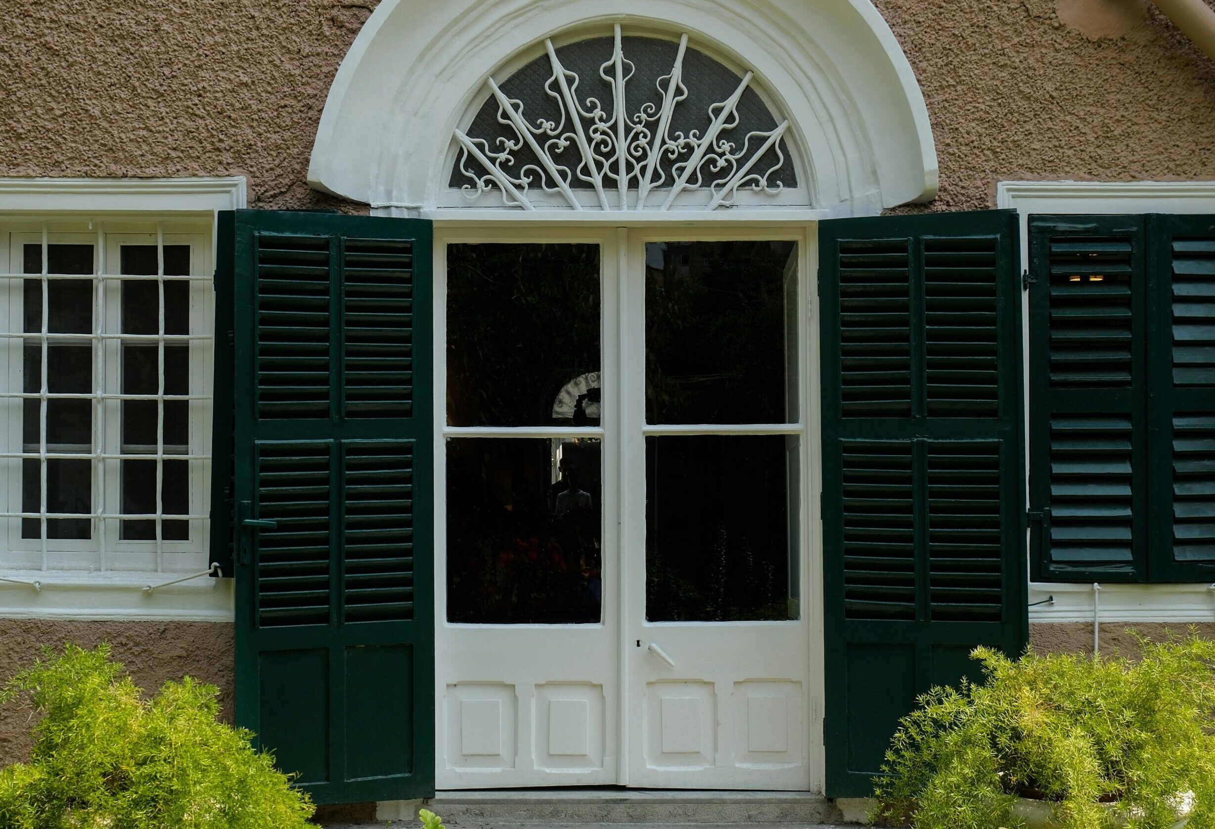 LA PULIZIA di PORTE e FINESTRE